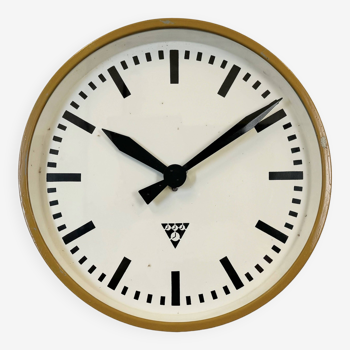 Horloge Murale d'Usine Industrielle Beige de Pragotron, 1960s