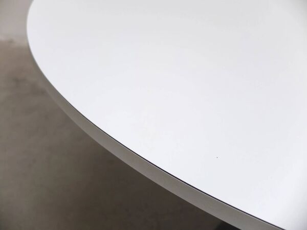 Table à manger ronde sur piédestal par Alfred Hendrickx pour Belform, années 1960.