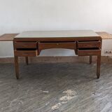 Flat desk