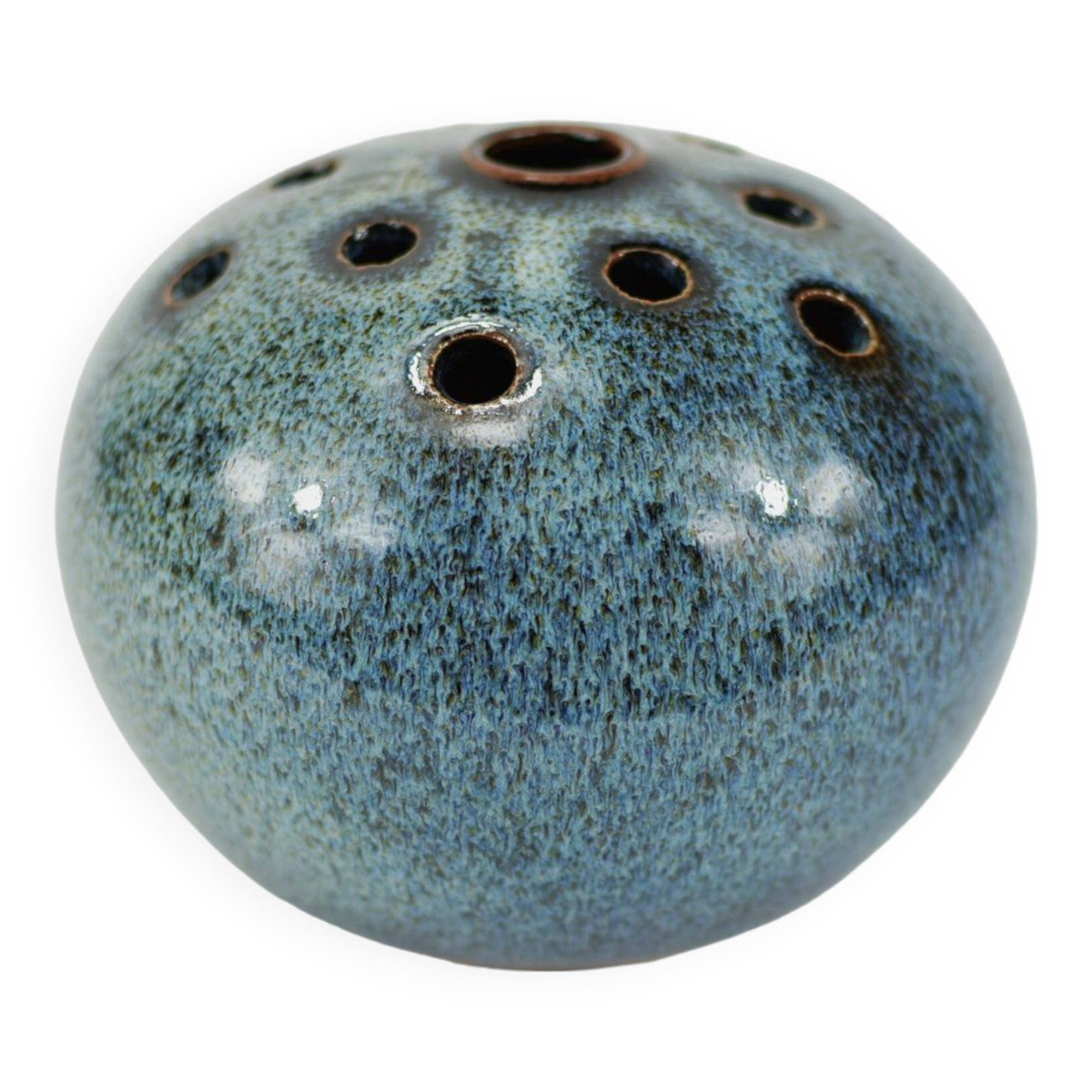 Vase with blue flowers.