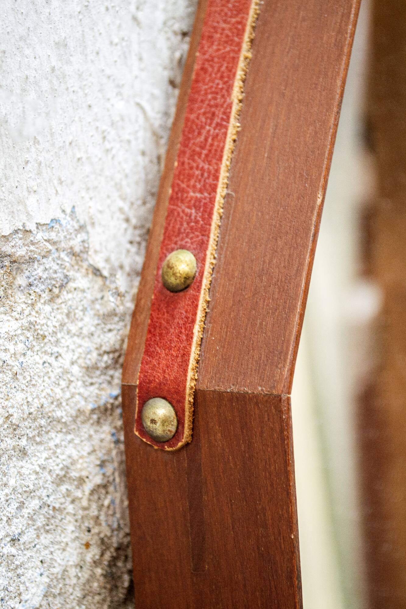 Specchio da parete ottagonale in legno massello e pelle, anni '50