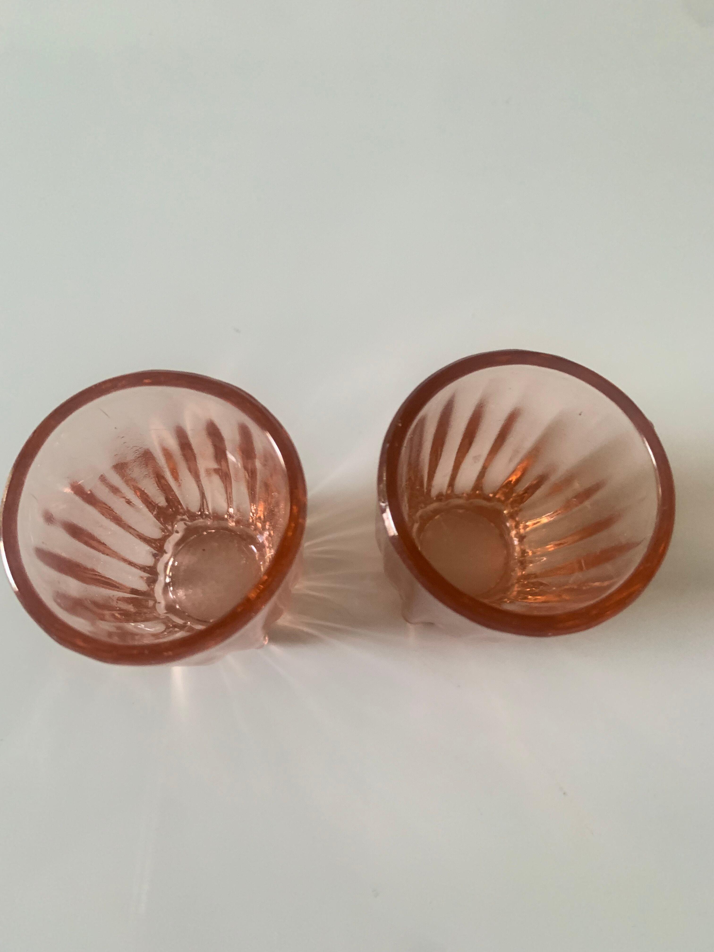 Set of 2 liquor glasses, pink glass