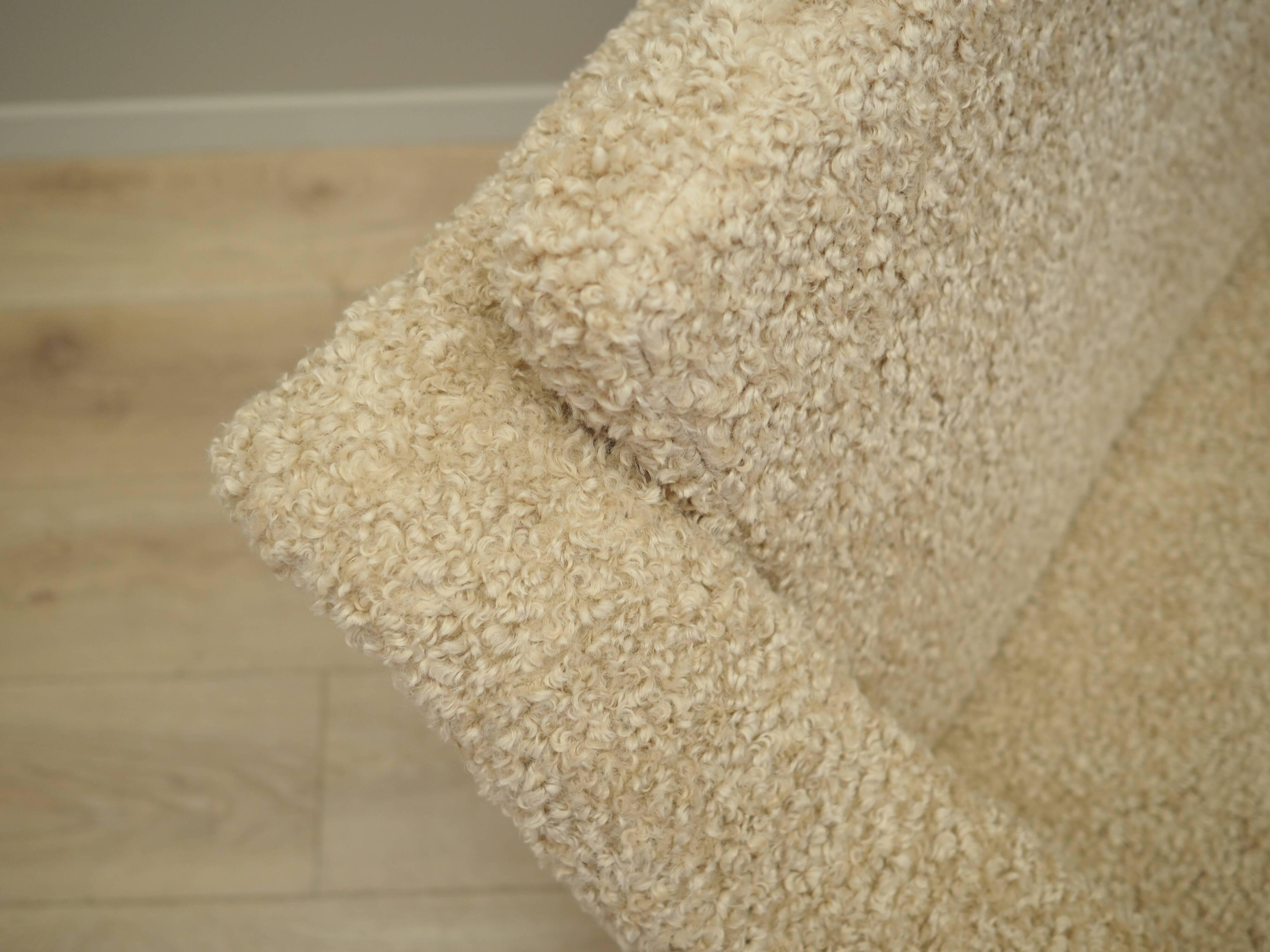 Fauteuil beige, design danois, années 1970, production : Danemark