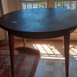 Scandinavian round table