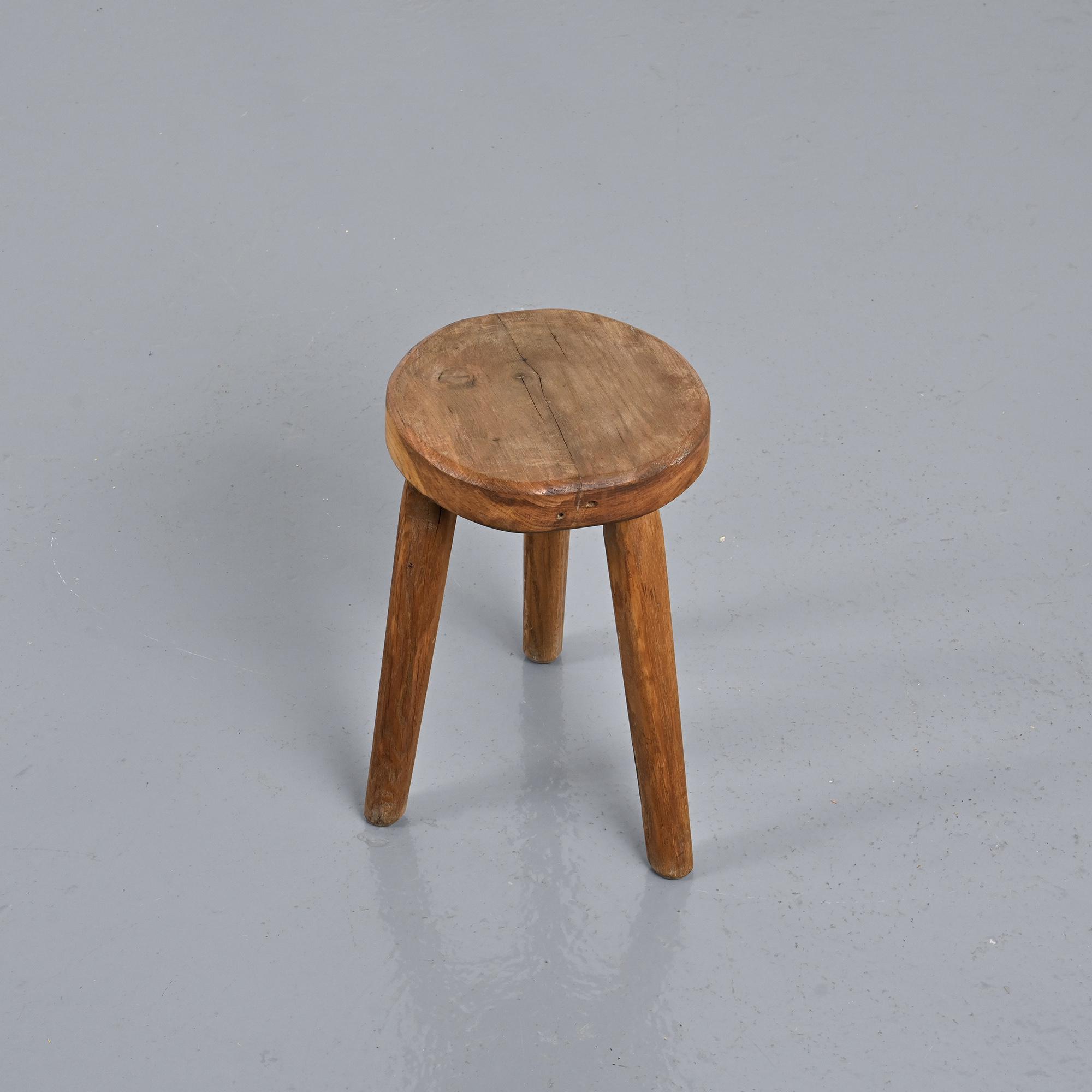 Tripod stool in solid wood, Alpine craftsmanship, 1950s.
