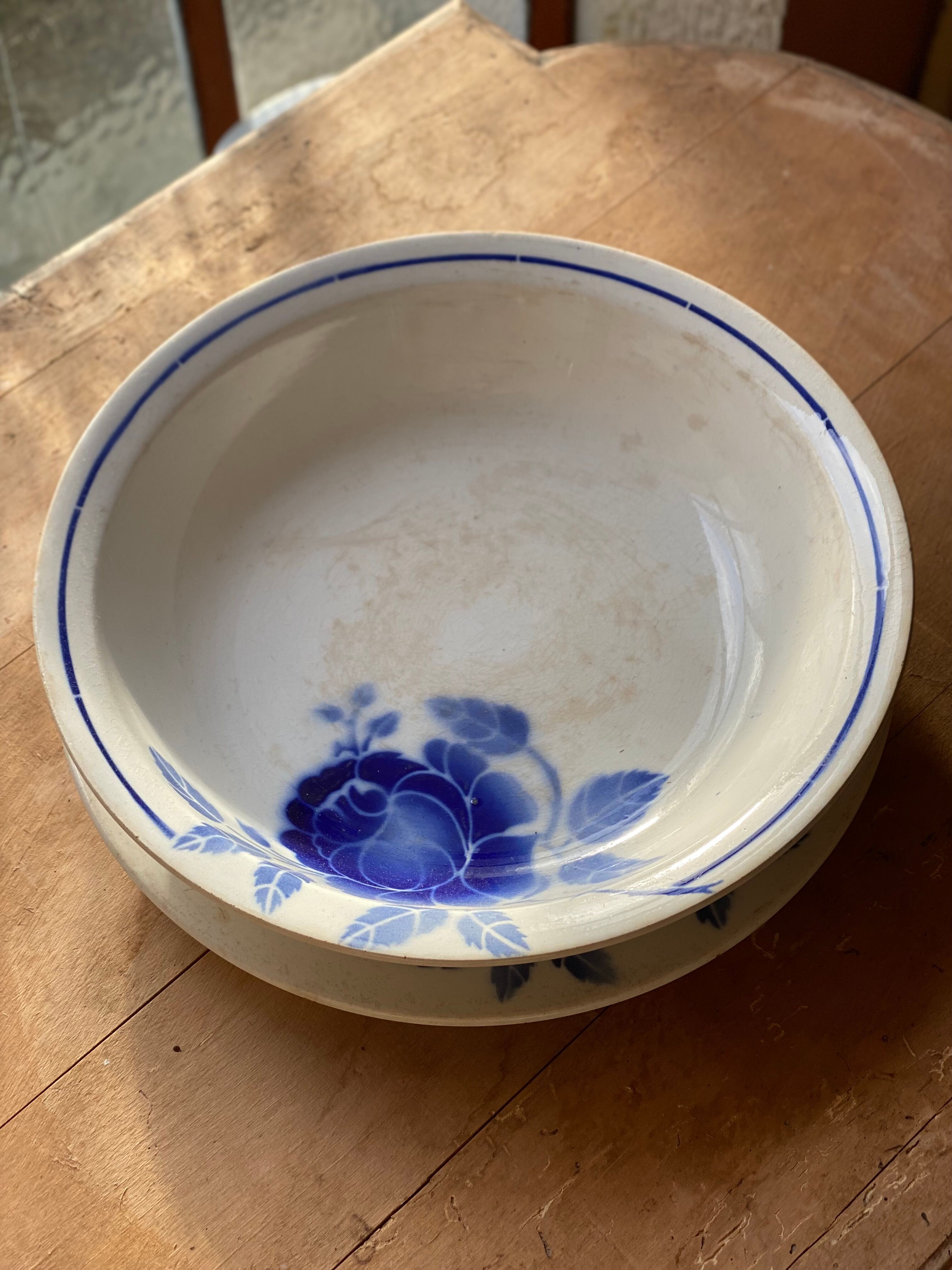 Rosine l'Amandinoise serving dish and deep plate