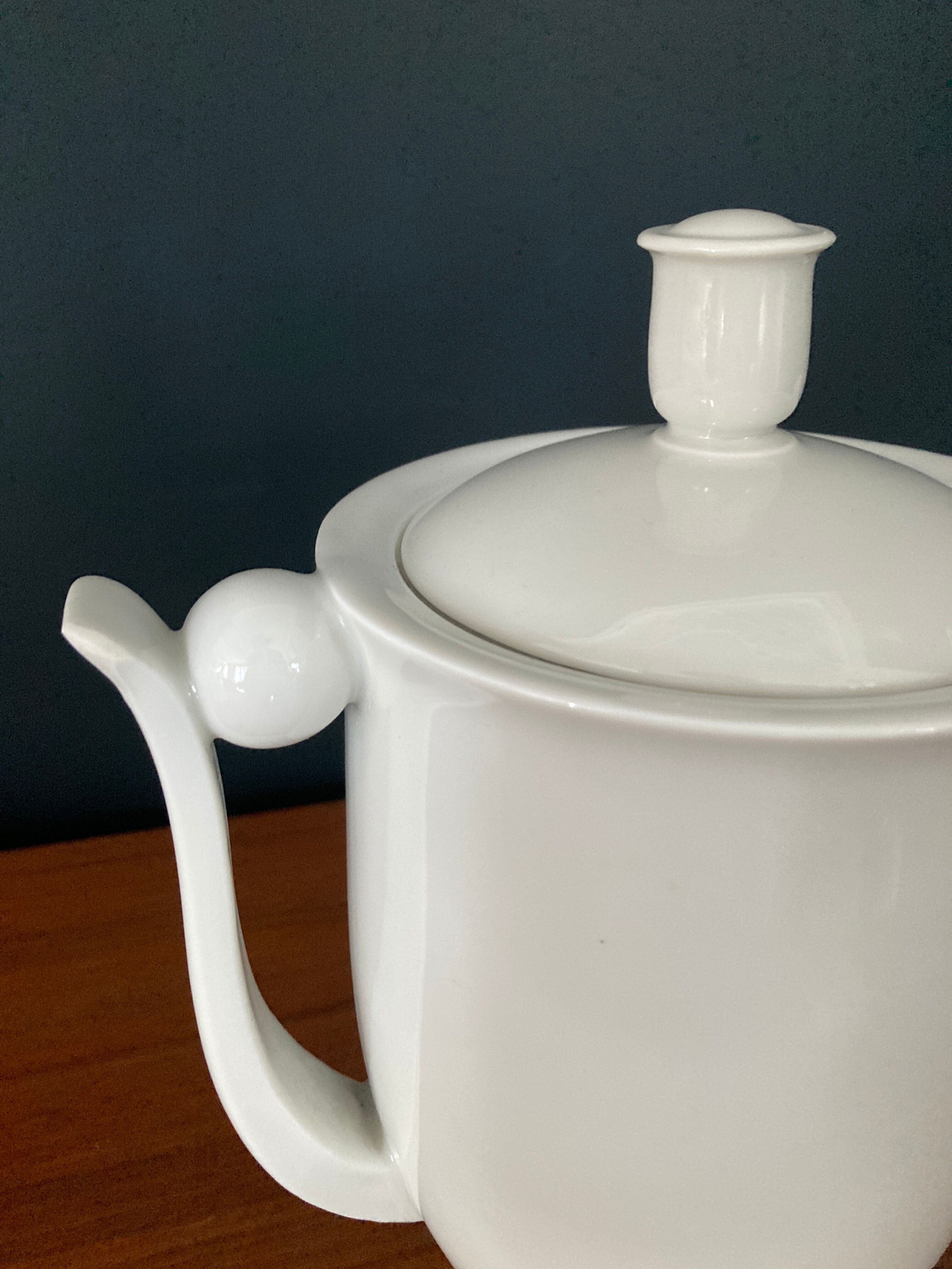 Cafetiere ancienne en porcelaine art deco