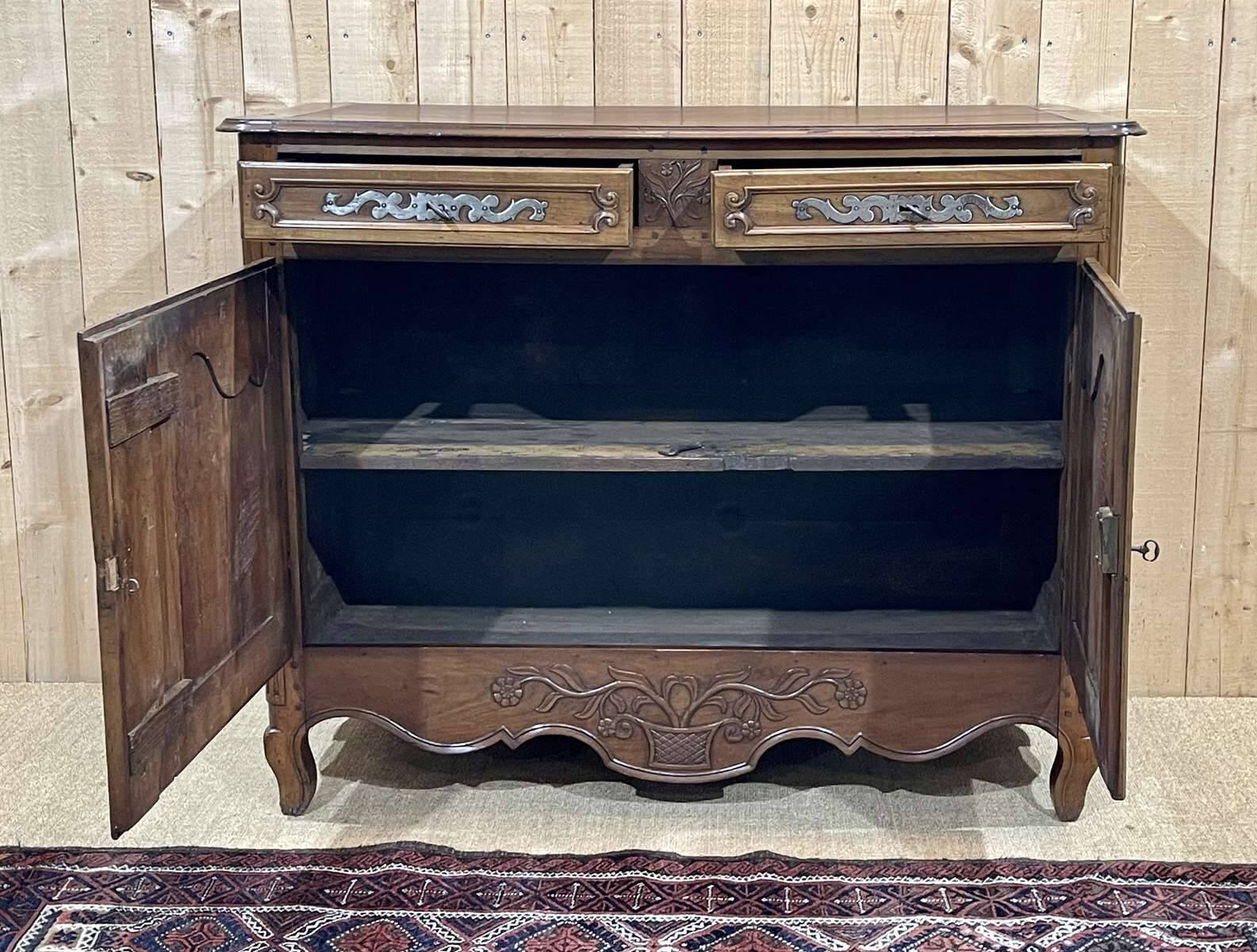 Vendéen Louis XV buffet from the early 19th century in cherry and oak