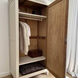 Armoire bonnetière parisienne