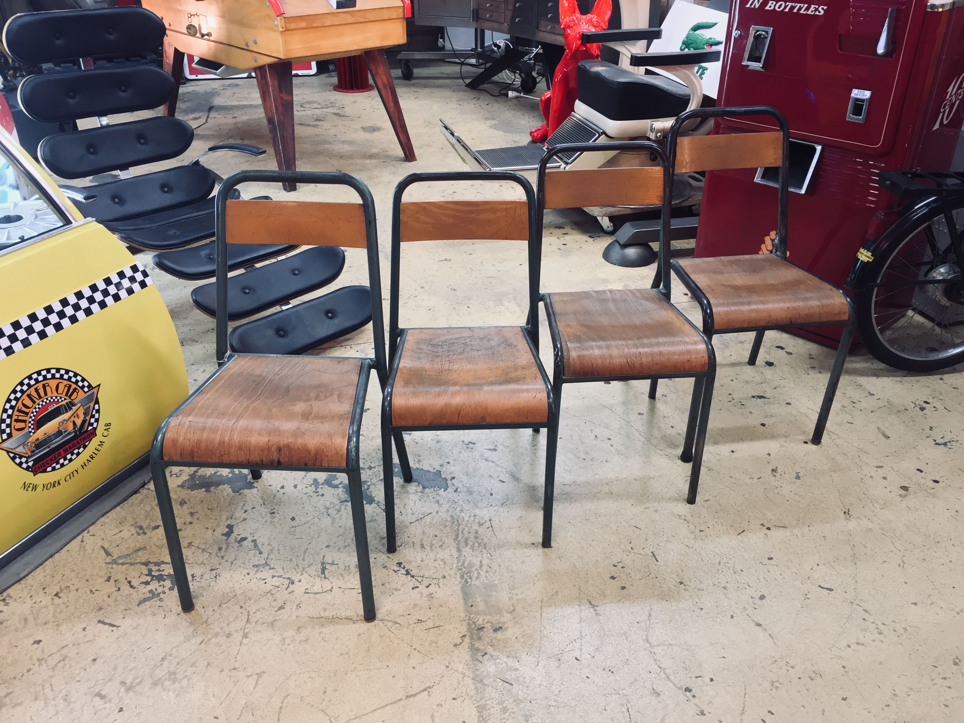 Authentique chaise d'école Stella