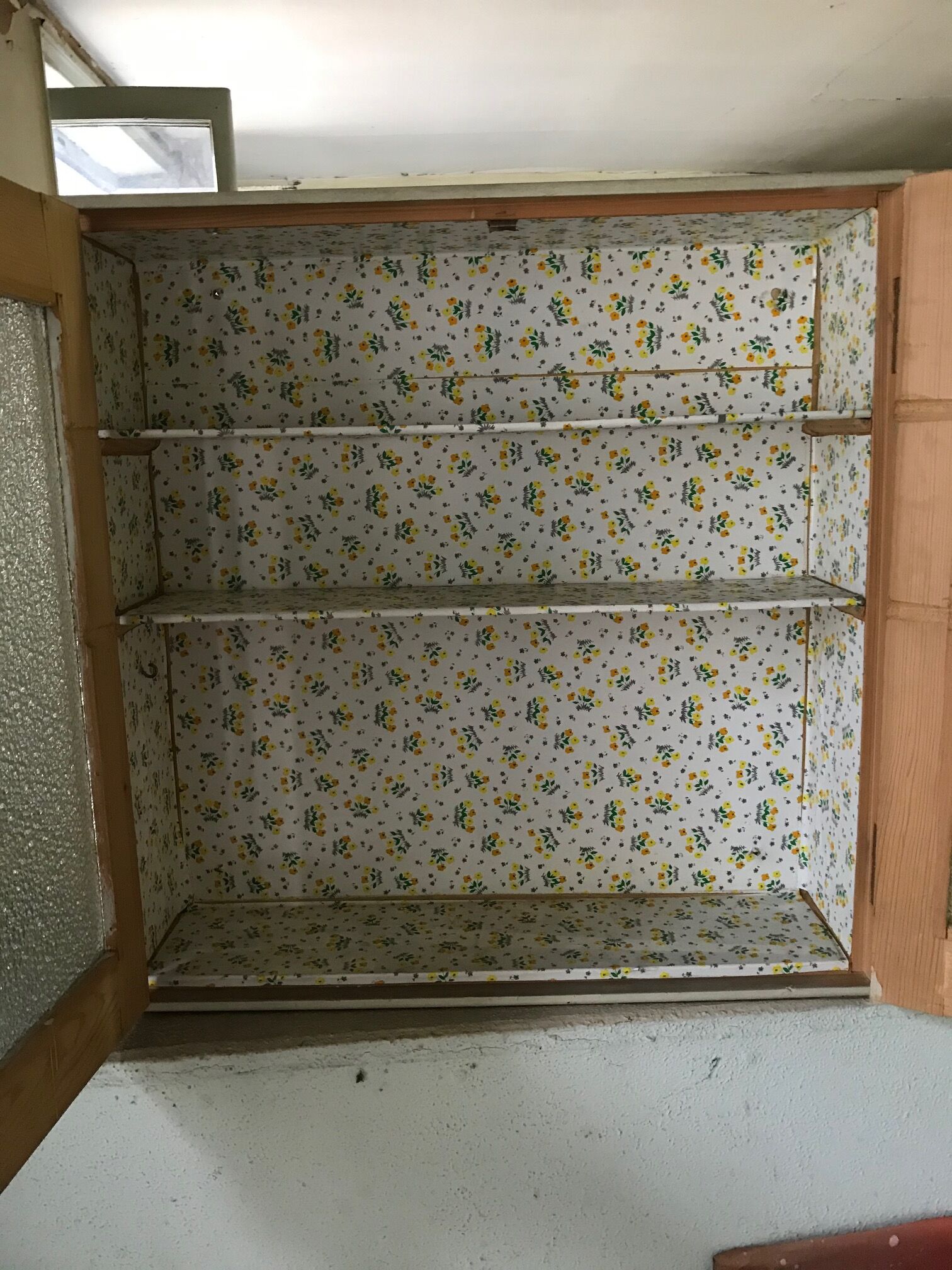 Small medicine cabinet