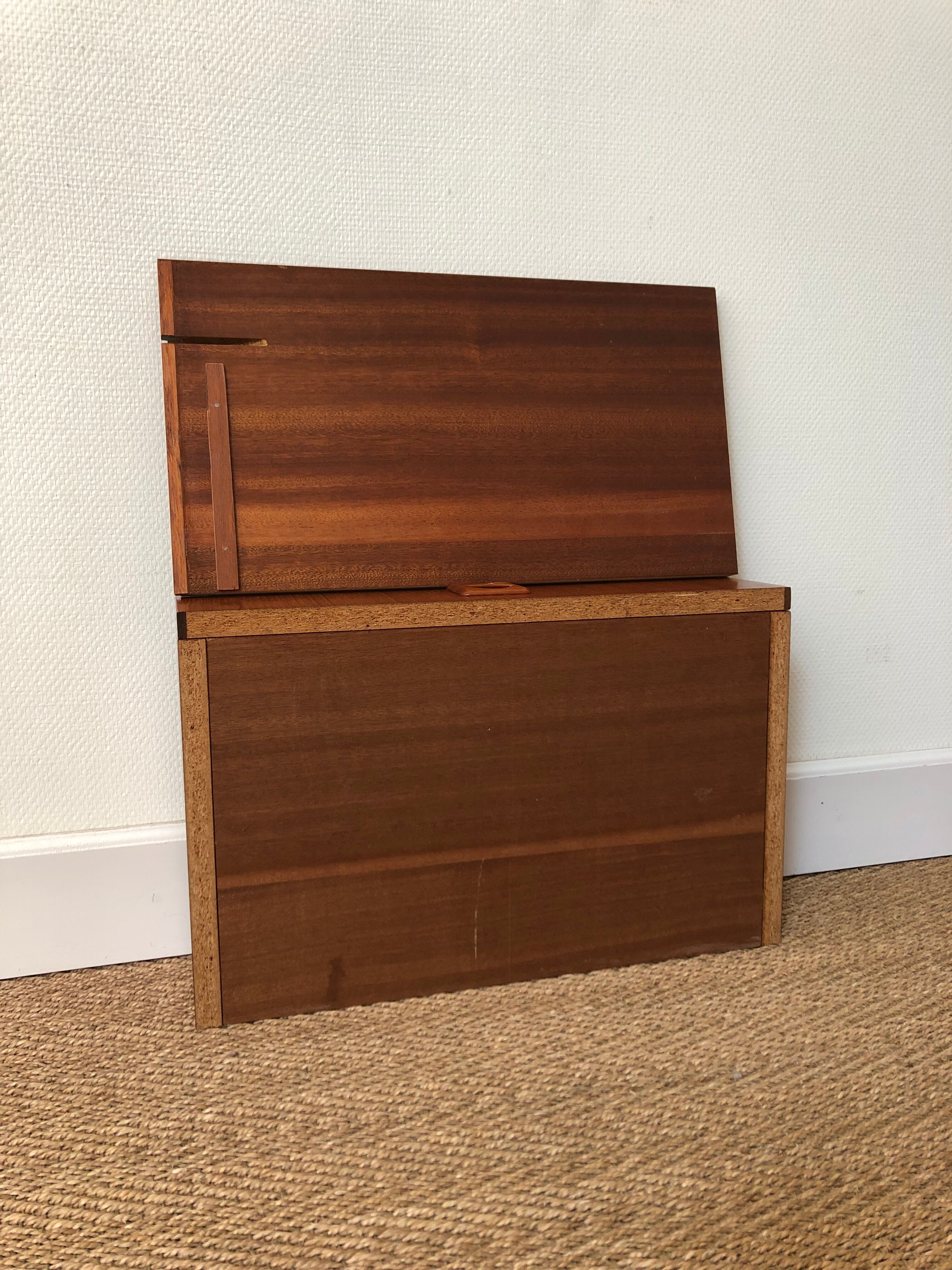 Wall console