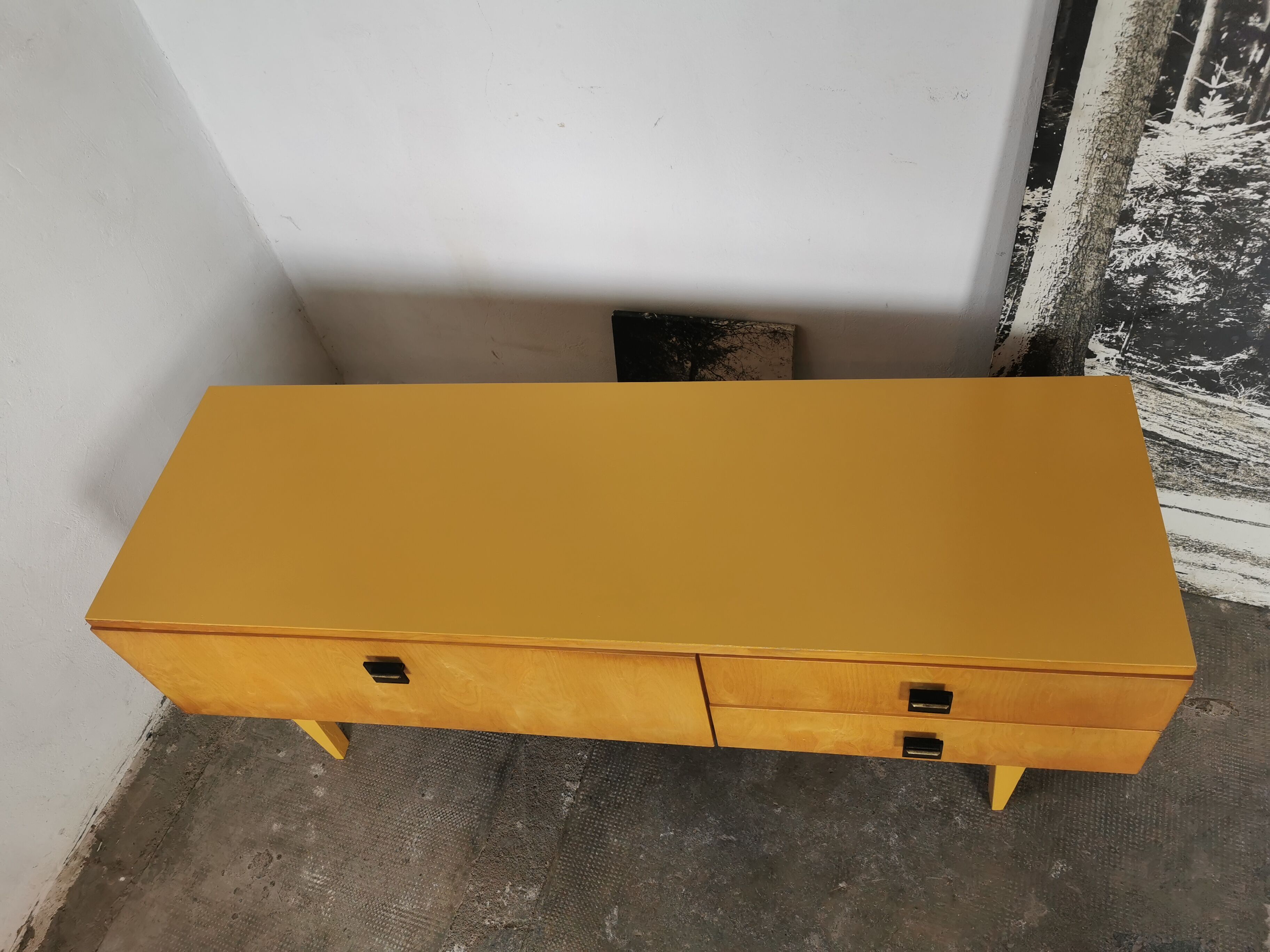 Vintage bass row 1970