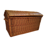 Wicker chest