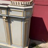 Confectioner's counter