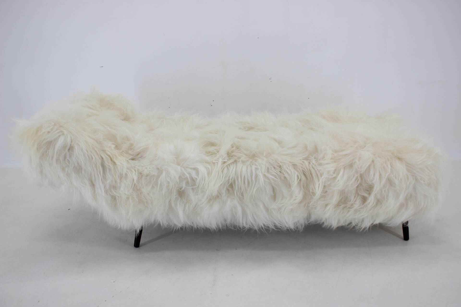 1960s Exclusive Daybed in Sheep Skin