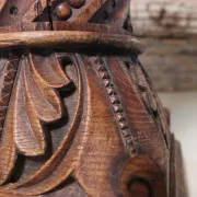 Carved oak column with twisted shaft, beads and acanthus – 19th c.