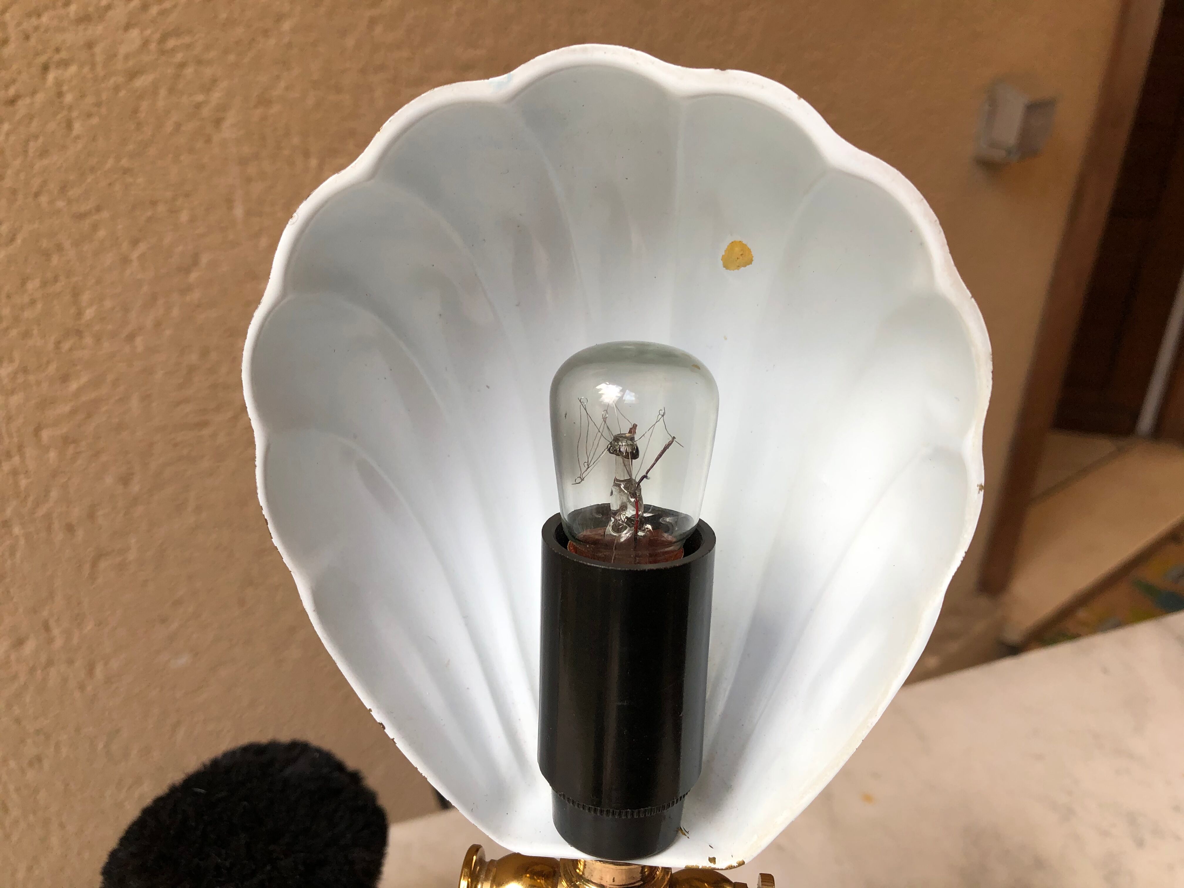 Vintage shell bedside lamp design 80 brass solid