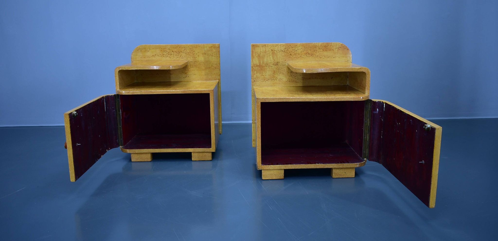 Ensemble de deux tables de chevet Art Déco Tchécoslovaquie, années 1939