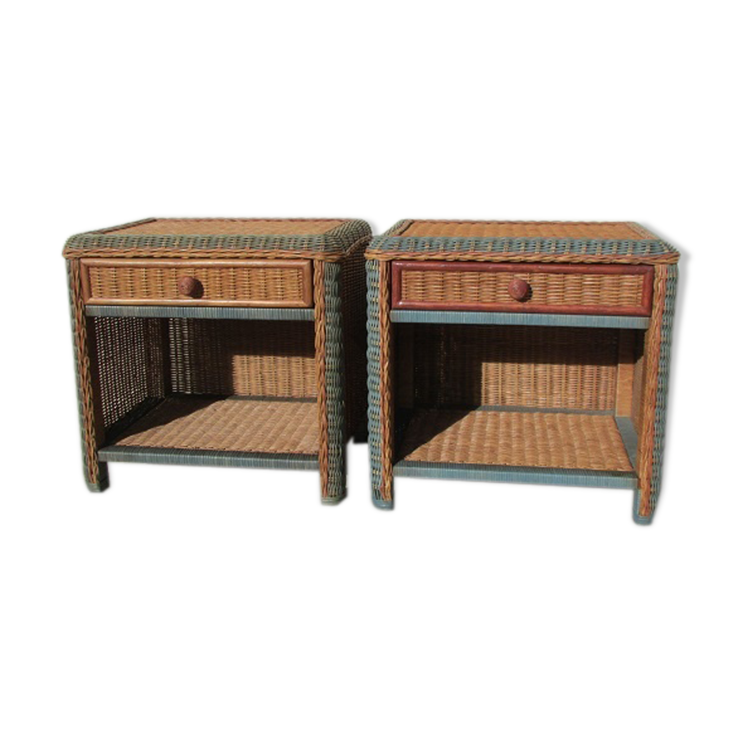 Pair of nightstands in braided rattan, colorized