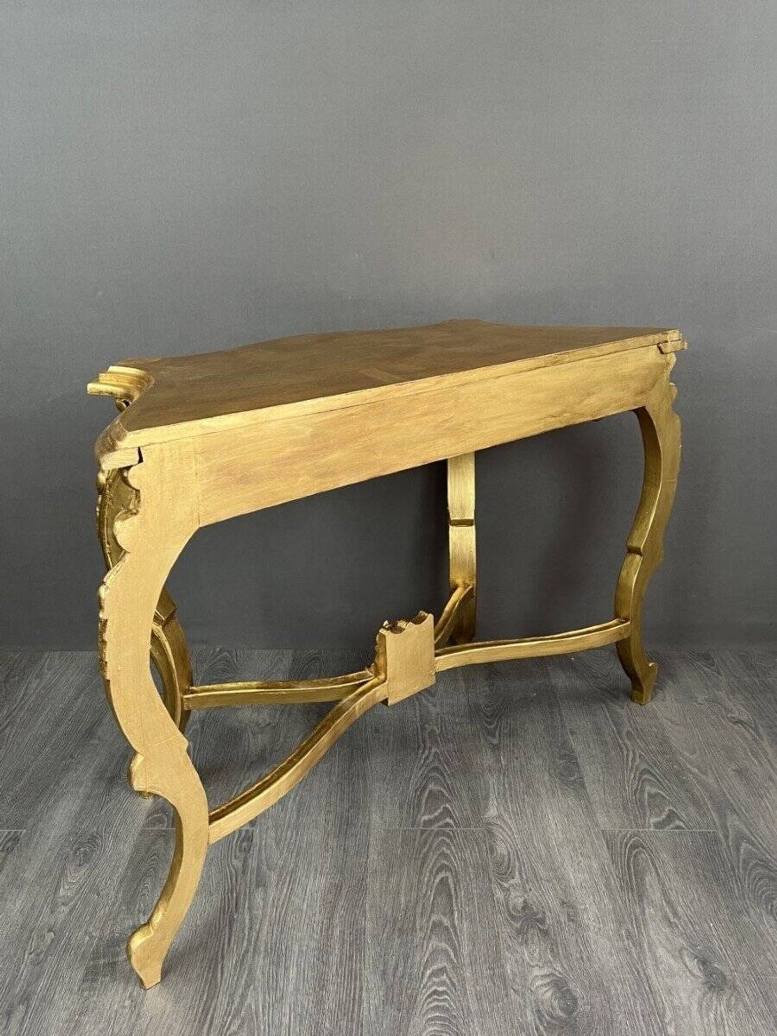 Console dorée sculptée, XXème siècle