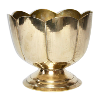 Brass cup / pot cache