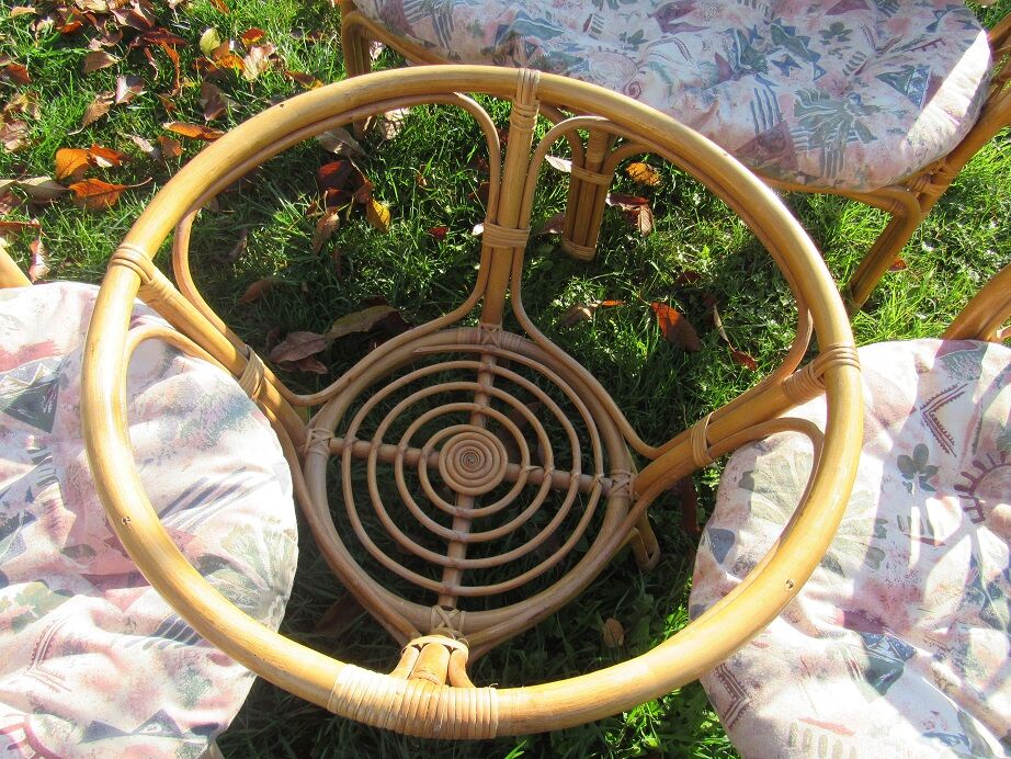 Garden set in rattan year 80s