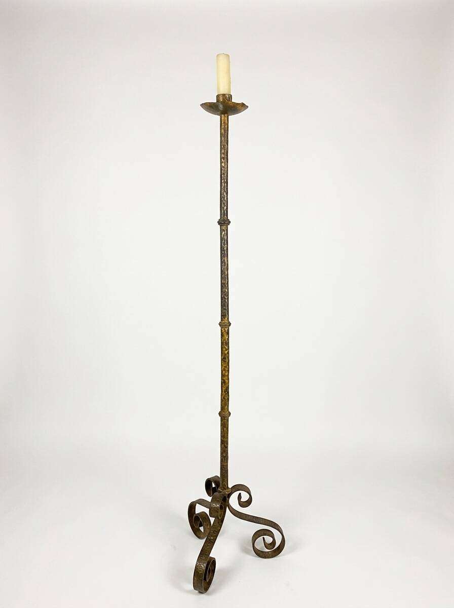 Floor candelabrum