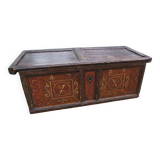 Antique chest from 1720