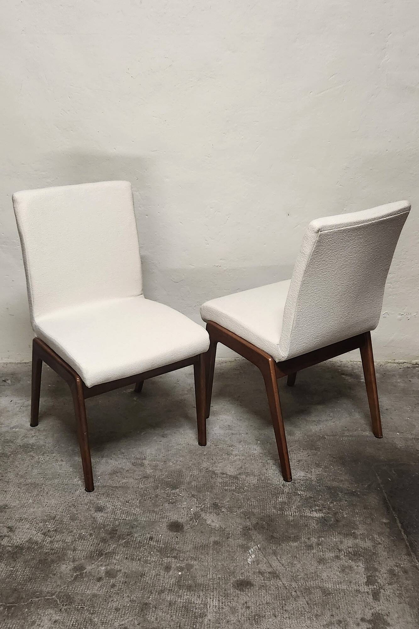 Paire de chaises scandinaves restaurées années 70