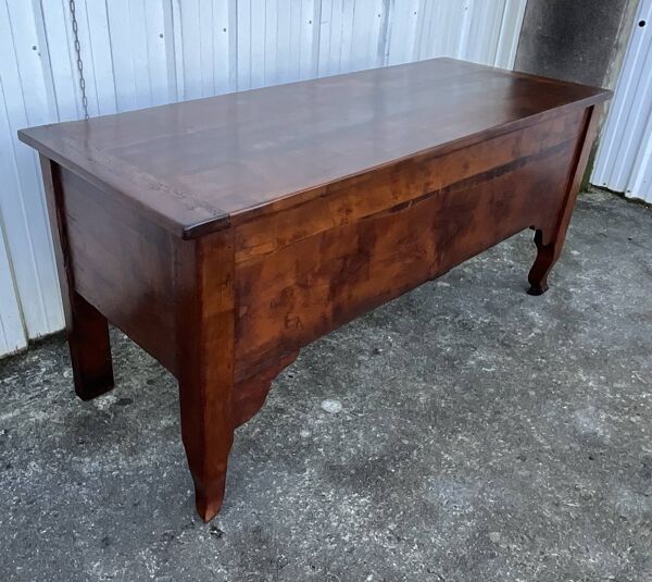 Coffre en merisier massif – fin XIX siècle