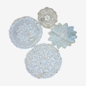 Set of 4 old doilies