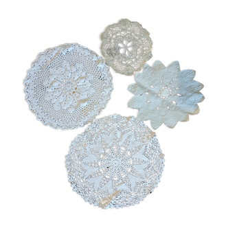 Set of 4 old doilies