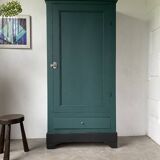 Green hosiery wardrobe