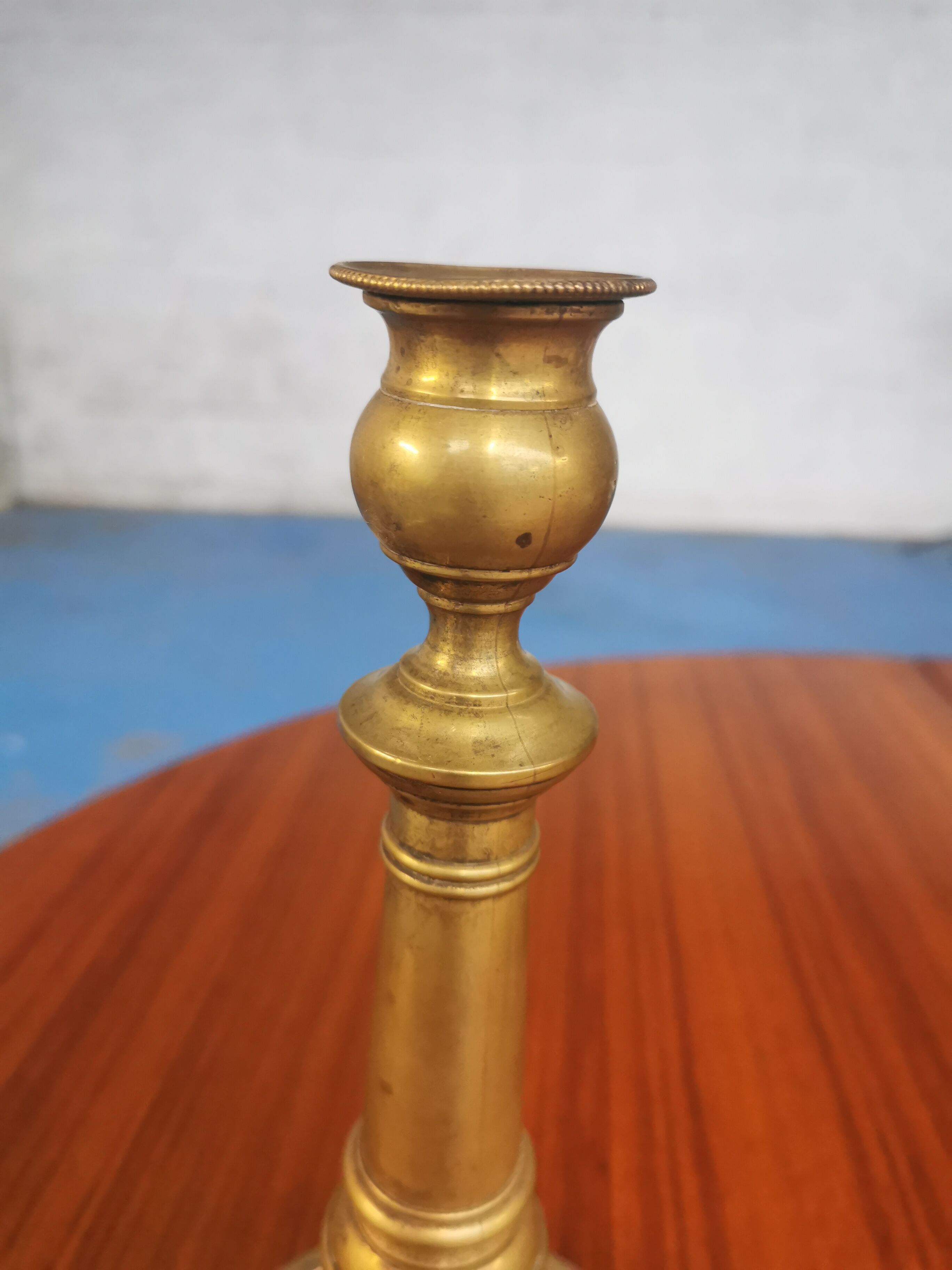Bougeoir ancien en laiton