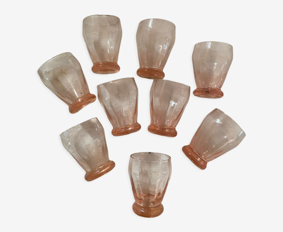 9 verres liqueur vintage au verre rose.