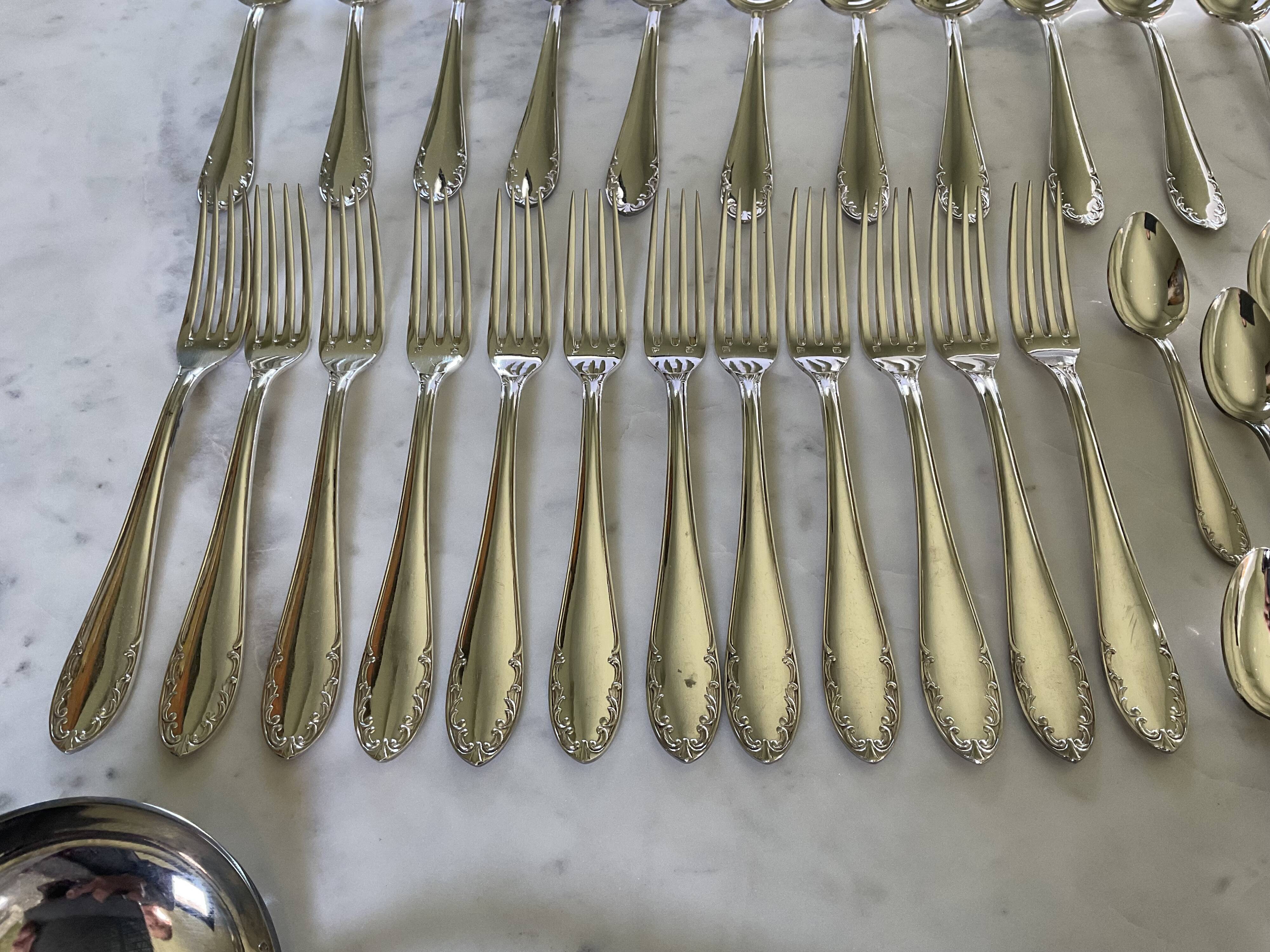 37-piece cutlery set. Silver-plated metal. Vintage