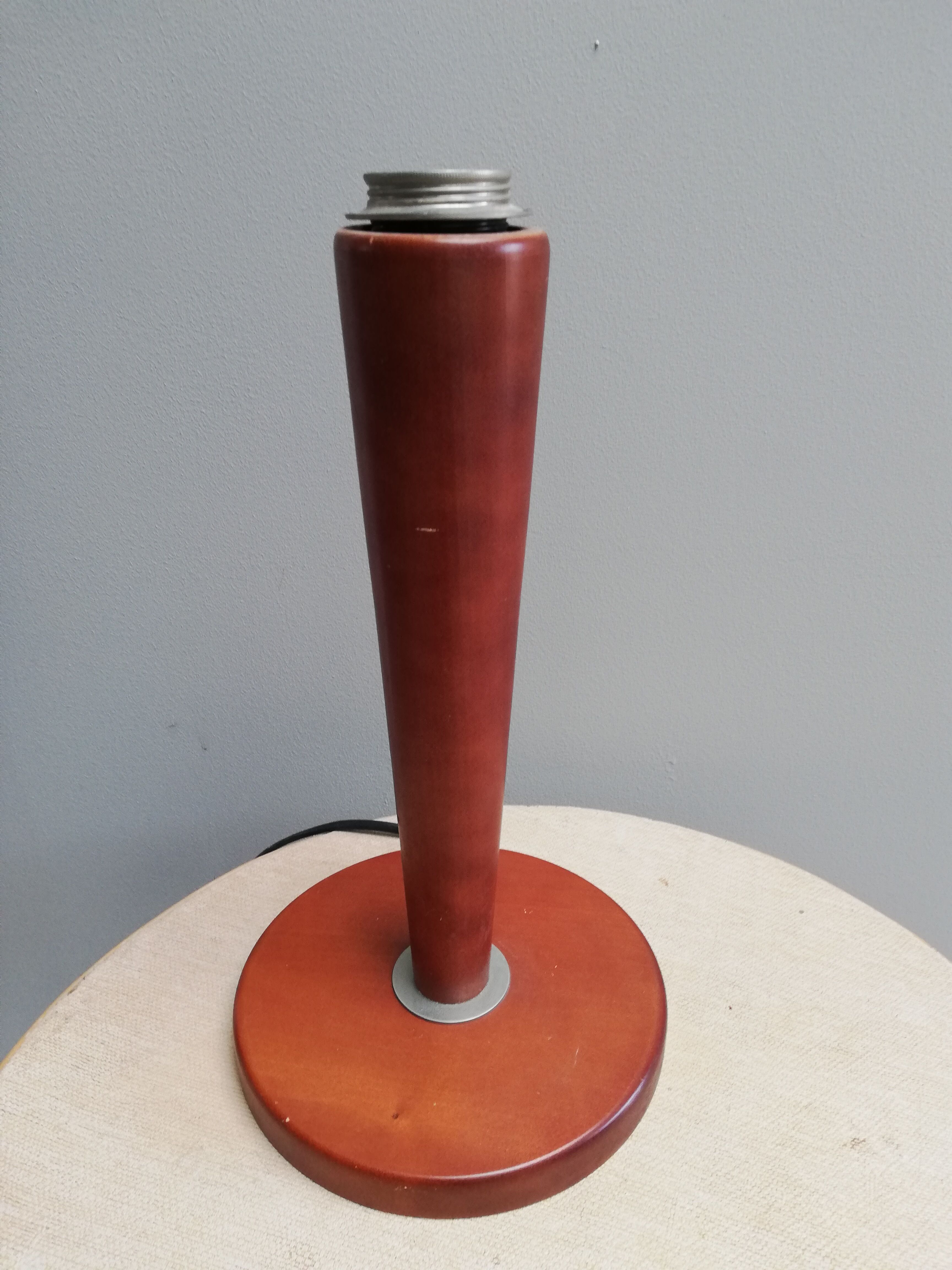 Art deco-style wooden foot lamp