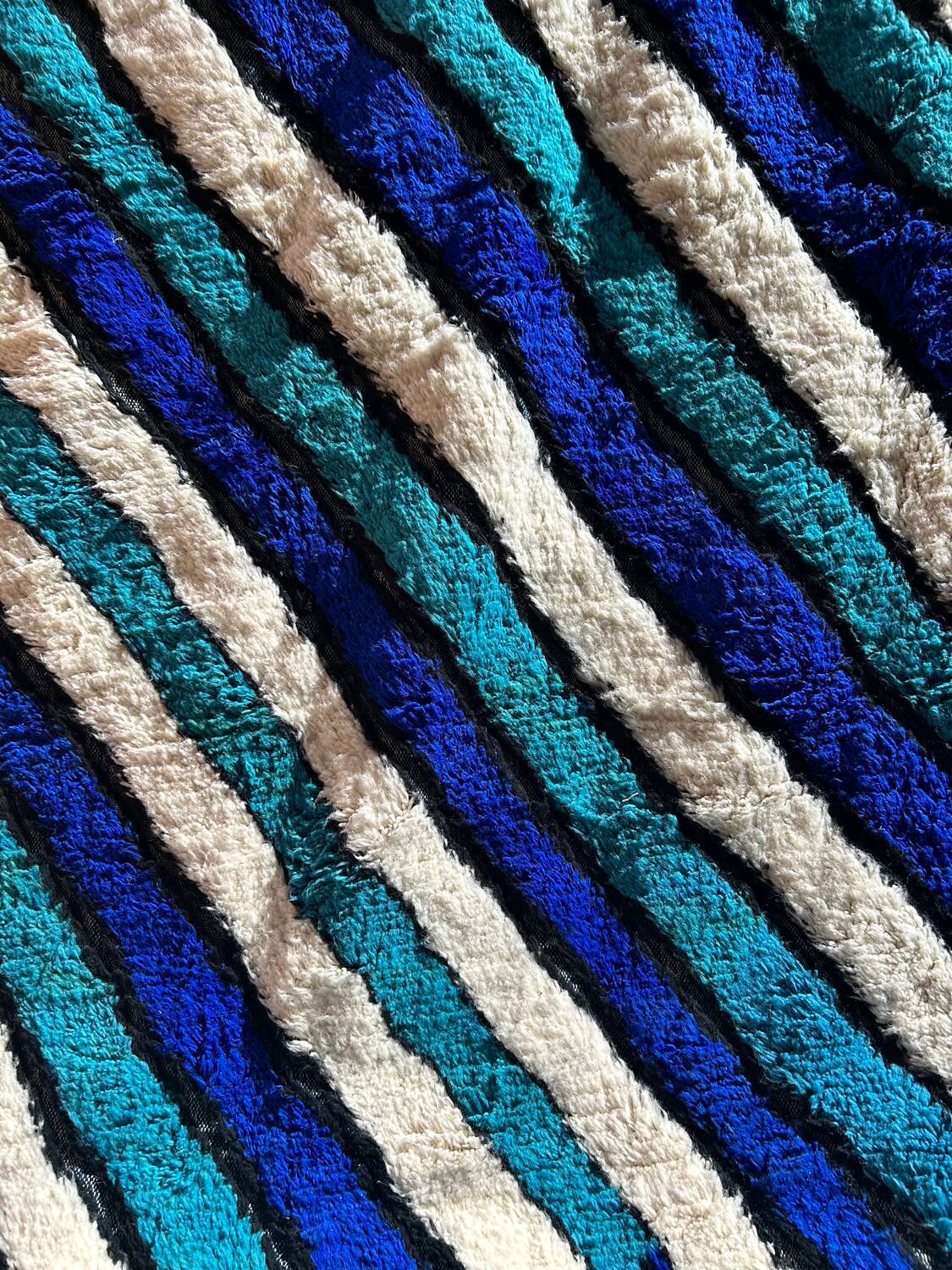 Tapis marocain en laine bleue