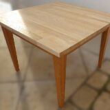 Coffee table with beech wood sheathed legs