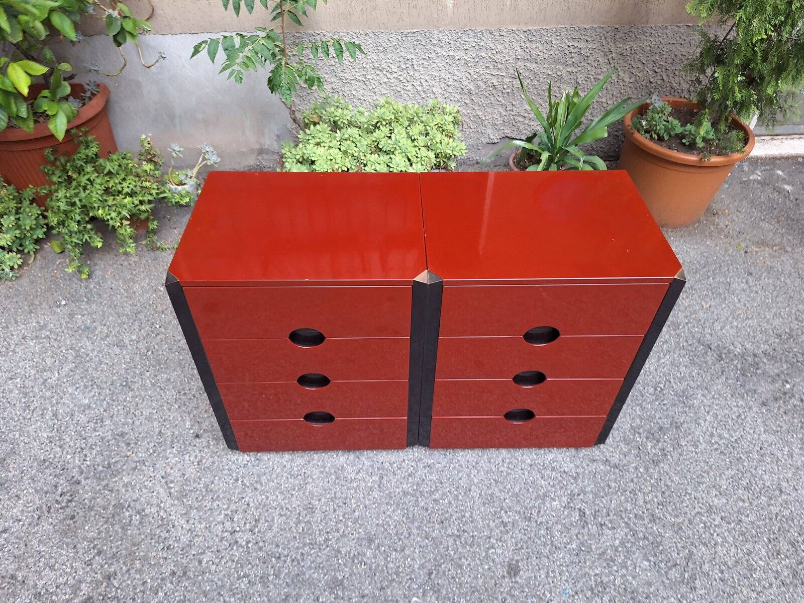 Como Bedside Tables MB3 Model in Red Lacquer and Burnished Brass by Luigi Caccia Dominioni for Azucena, 1970s, Set of 2