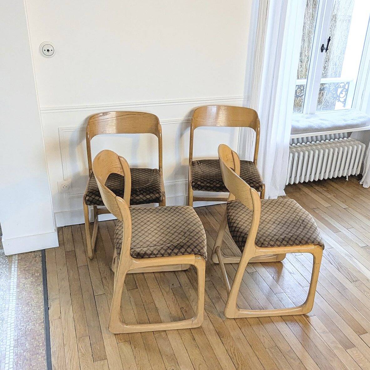 4 "Sled" chairs by Baumann