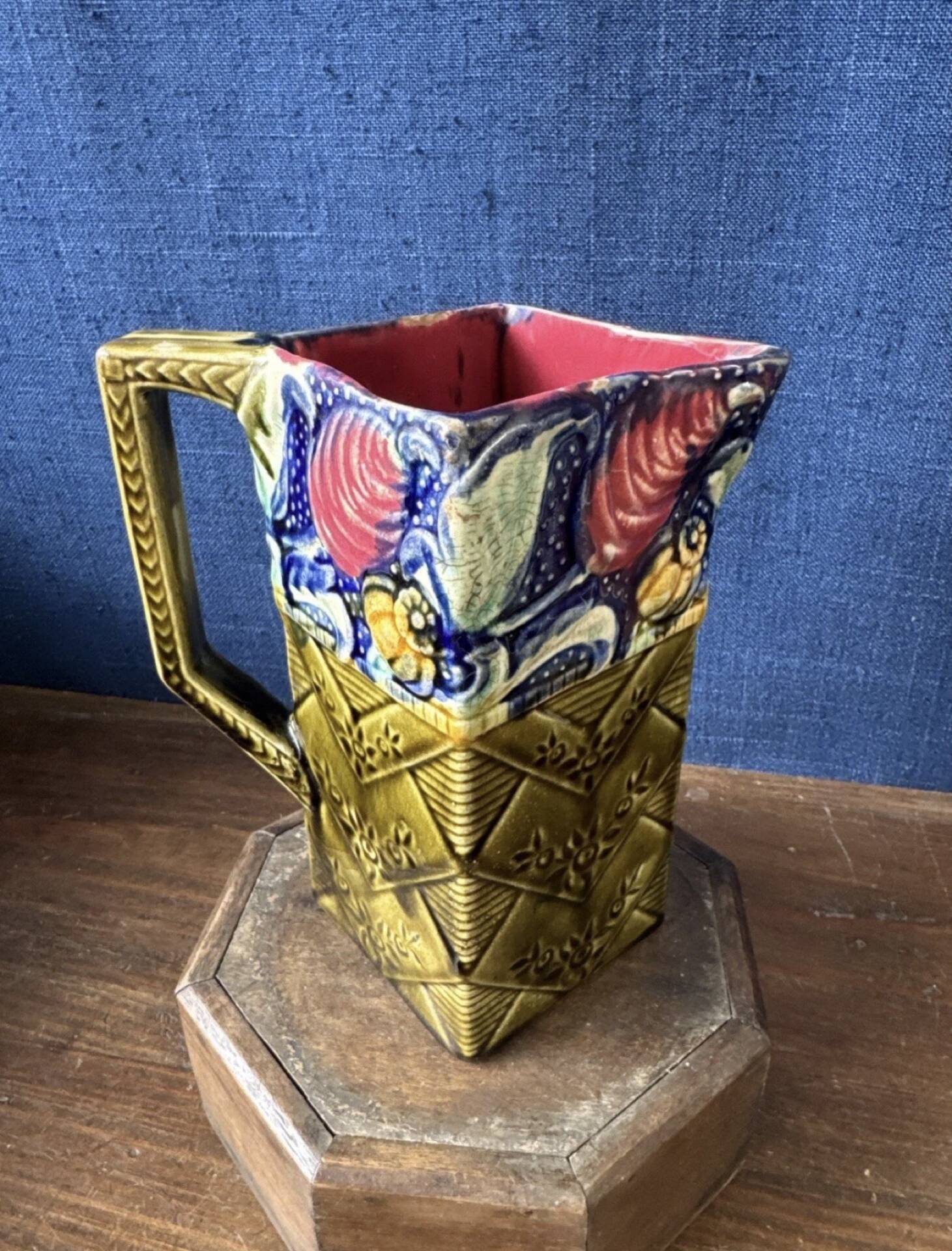 Pichet ancien en barbotine Onnaing « Céleste » n° 863