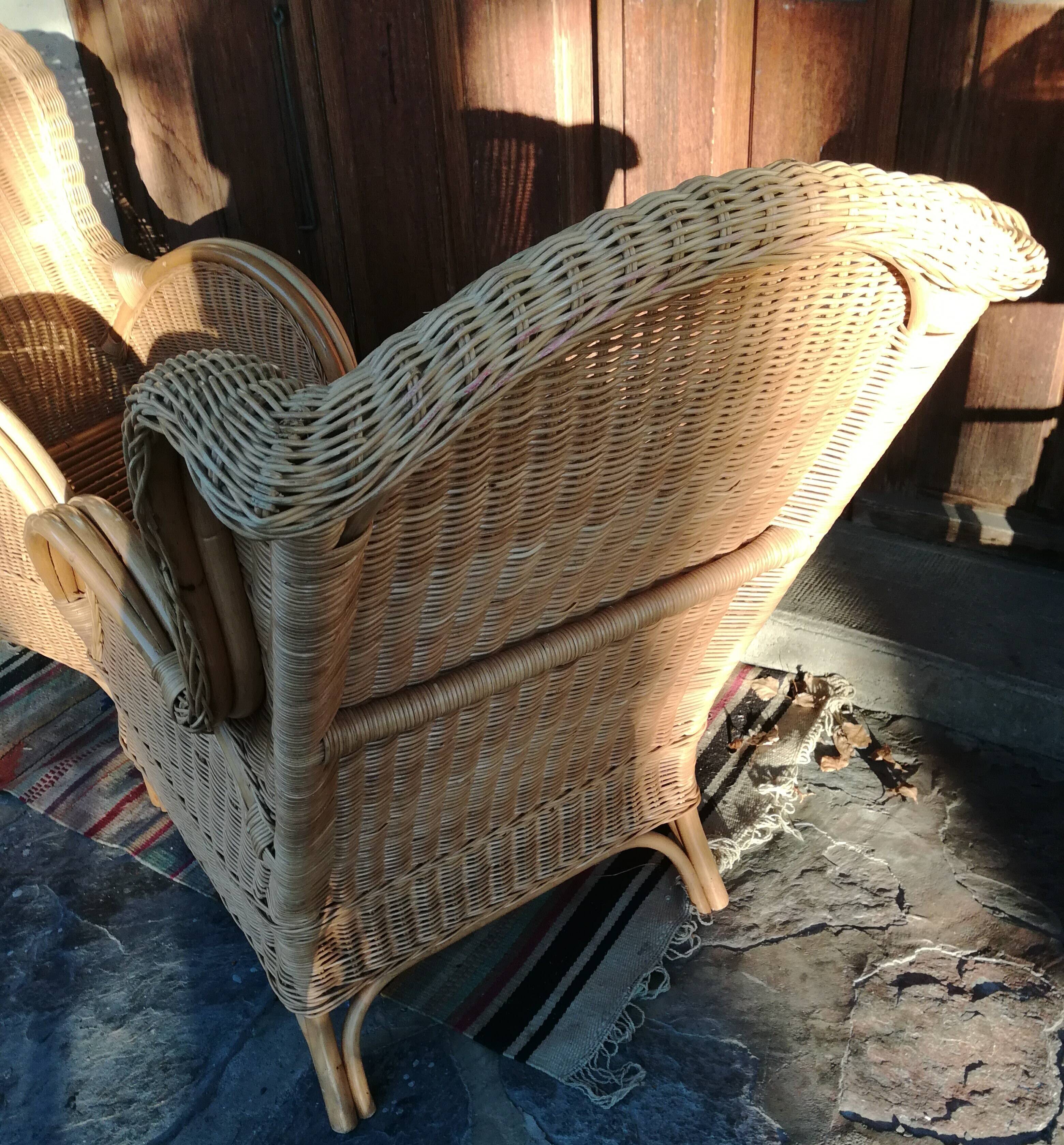 Paire de fauteuils en rotin