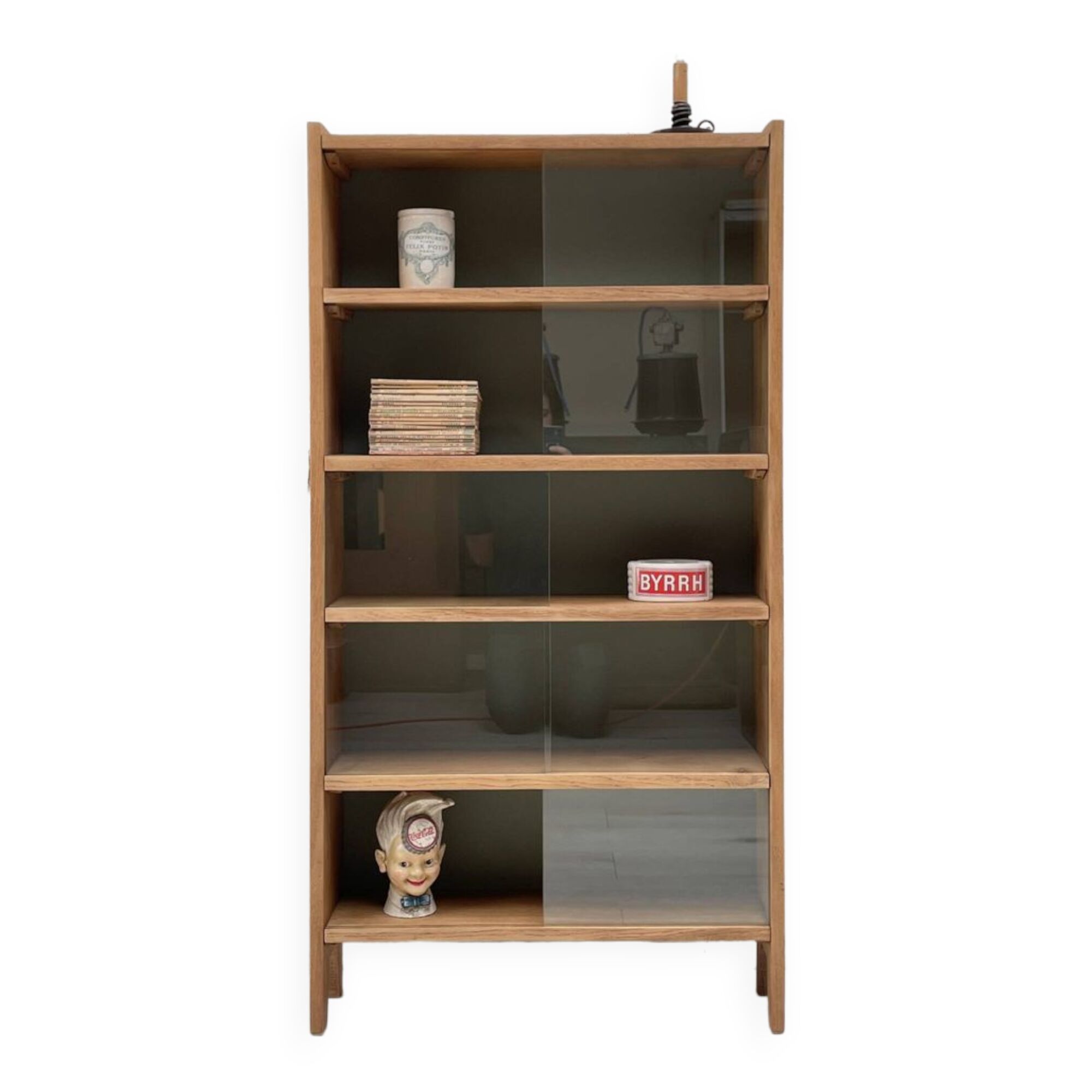 Vintage bookcase in solid oak.