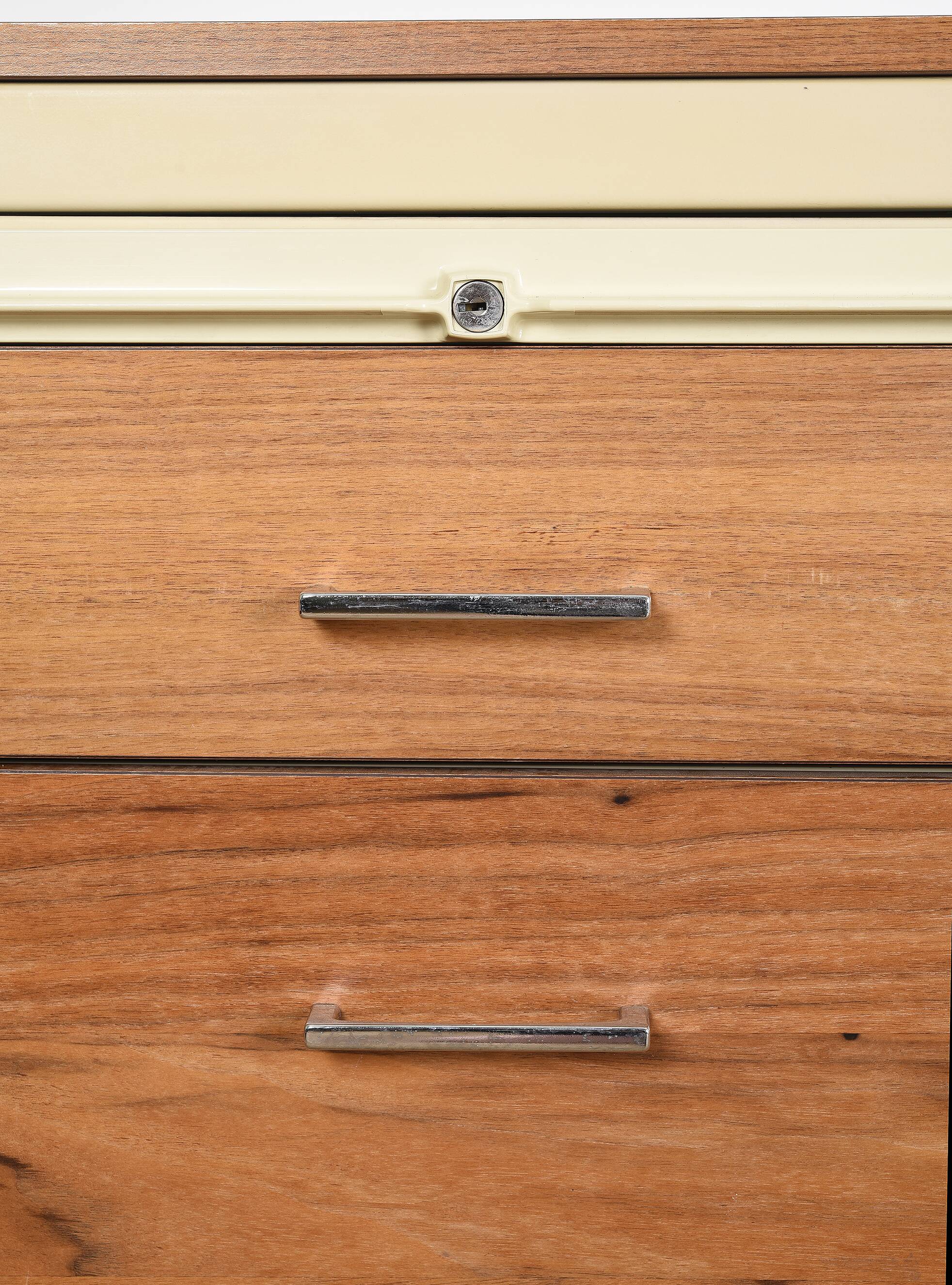 Bureau des années 50, fabriqué par la marque Strafor.