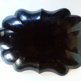 Plat laqué noir et peint