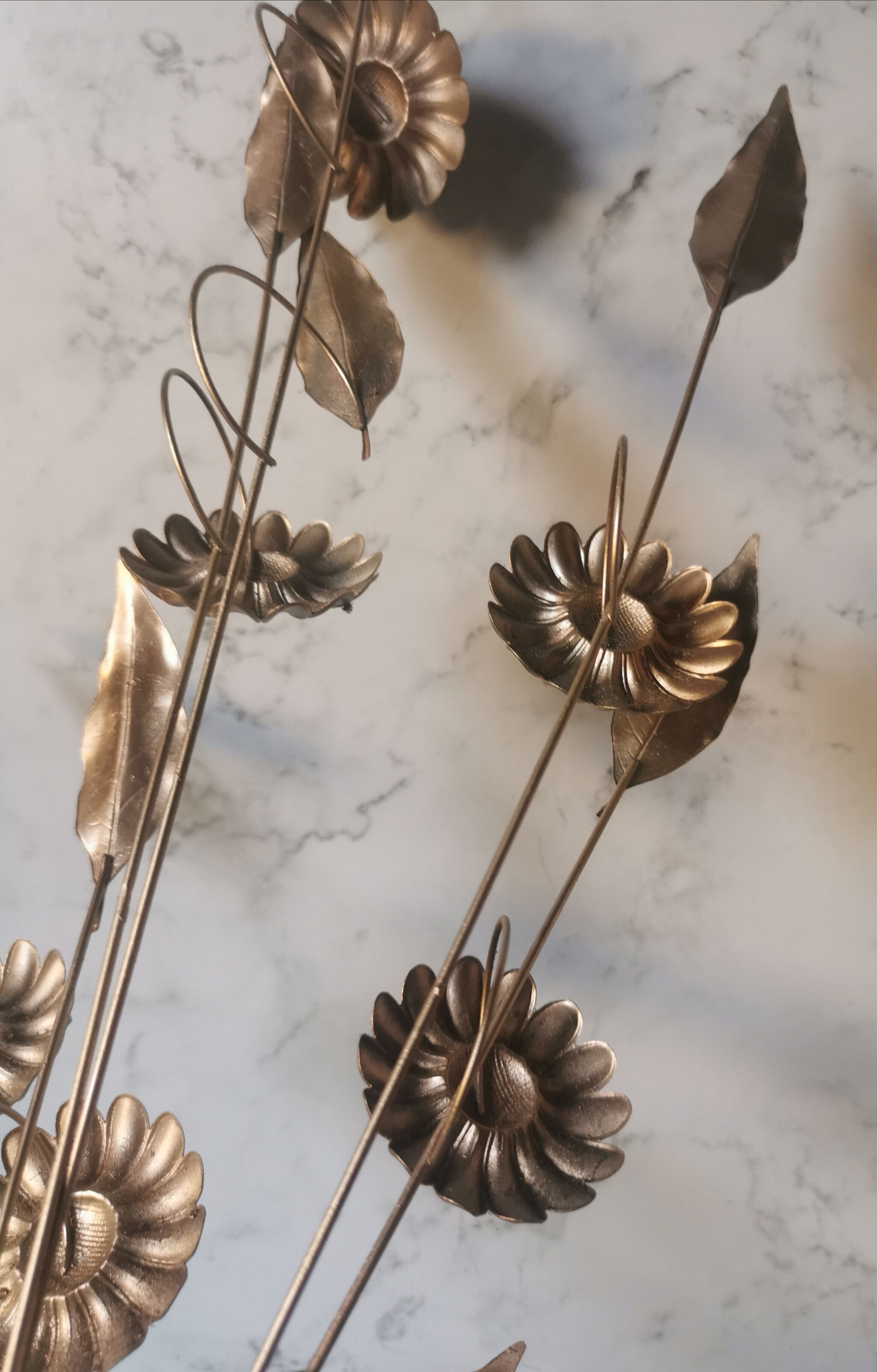 Applique murale fleurs metal doré