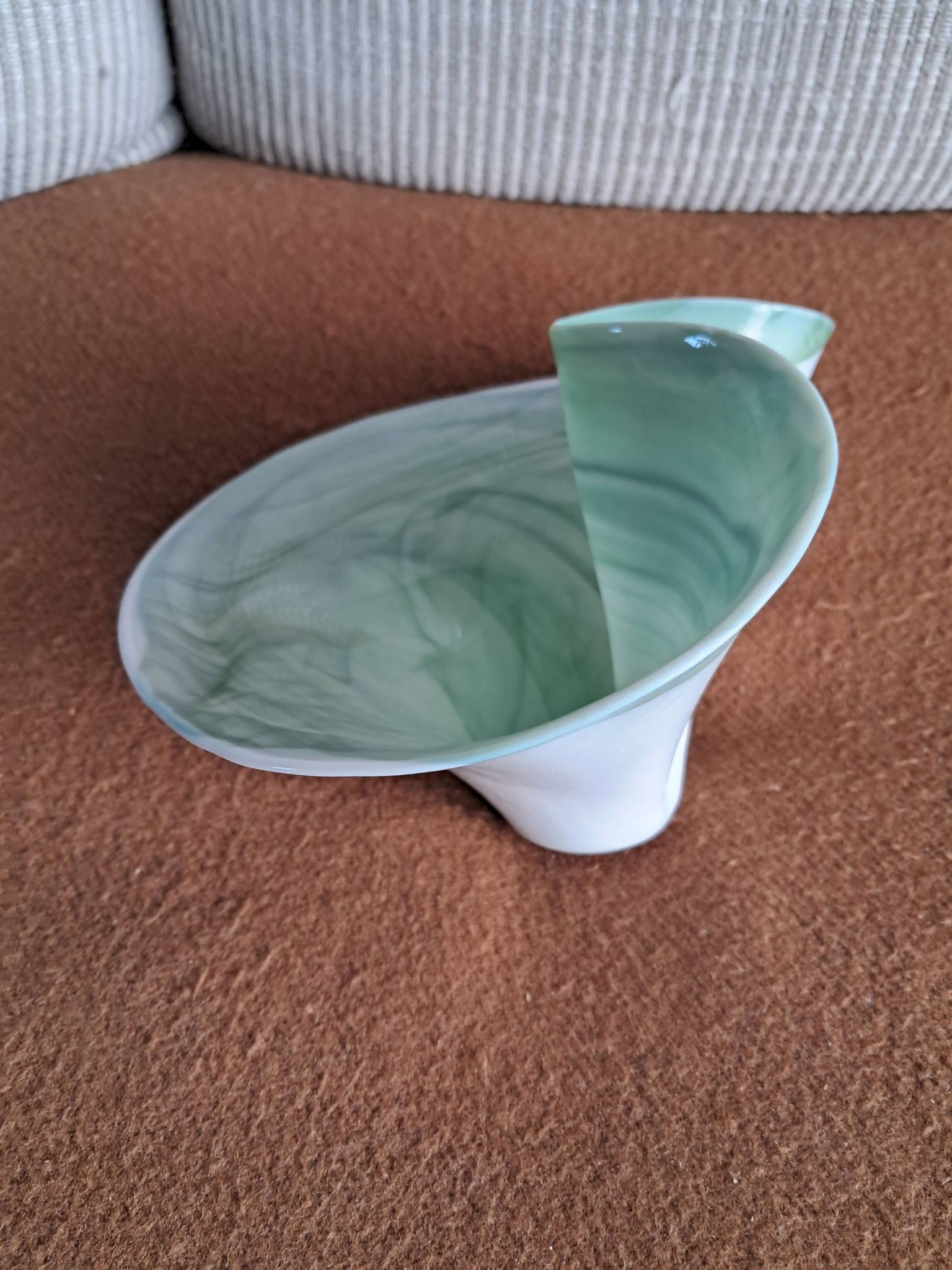 Vase vintage en opaline très original