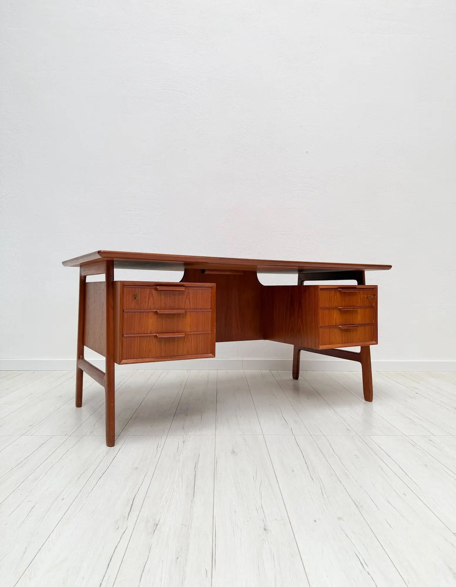 1960s vintage Danish design teak desk model 75 by Gunni Omann for Omann Jun